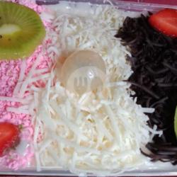 Salad Buah 500ml Toping Strawberry Coklat Keju