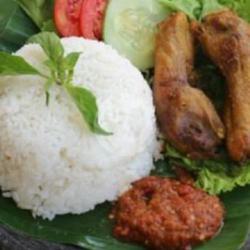 Lalapan Kepala Bebek/ayam Penyet