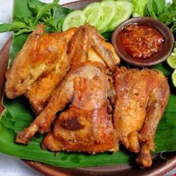 1 Ekor Ayam Goreng, Potong 4