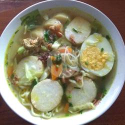 Soto Mie   Lontong