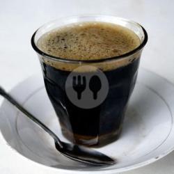 Kopi Hitam Pekat Lokal