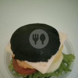 Black Burger Crispy Cheese