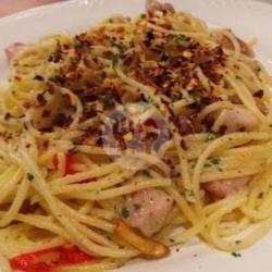 Spaghetti Aglio Ollio (ayam/tuna)