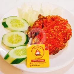 Ayam Gepuk Goreng Dada   Lalapan   Sambal