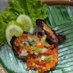 Ayam Bakar Penyet   Sambal Matah