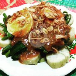 Lontong Pecel Ayam Goreng