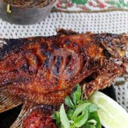 Nasi Lalapan Gurami Bakar Wijen