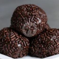 Bola Coklat