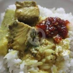 Nasi Kuah Tongkol Pedes