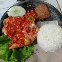 Ayam Geprek Gobyos Nasi