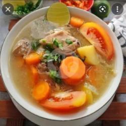 Sop Daging Ayam Plus Sayuran