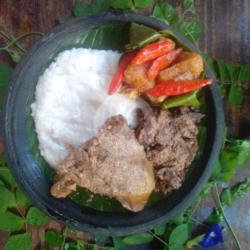 Bubur Gudeg Paha Atas Krecek