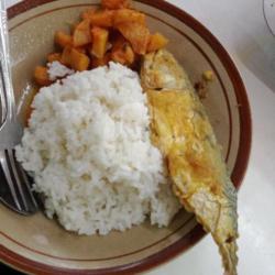 Nasi Ikan Goreng Kentang Balado