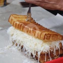 Roti Bakar Keju   Selai