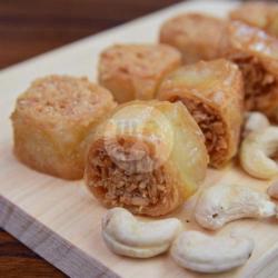 Cashew Nut Saray Roll Baklava 250 Gram