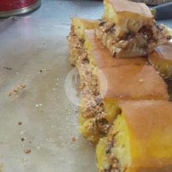 Martabak Manis Kacang Coklat Coklat Susu