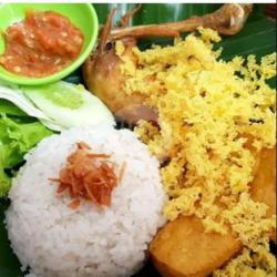 Nasi Ampela Ati Tahu Tempe Kremes