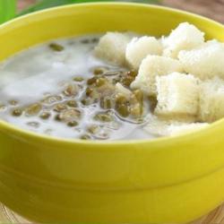 Bubur Kacang Ijo Campur Roti