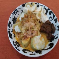 Lontong Sayur Labu Siam Rendang Sapi