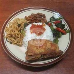 Nasi Rames Ayam Goreng