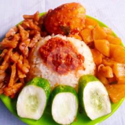 Nasi Telor Bulat Orek Kentang Lalapan Sambal