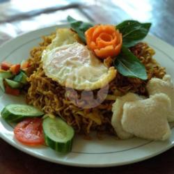 Mie Goreng Kebuli Spesial