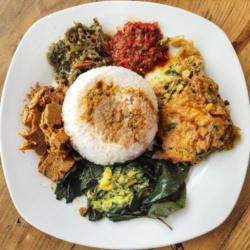 Nasi Rames Telur Dadar Barendo