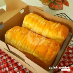 Wool Roll Bread (m)