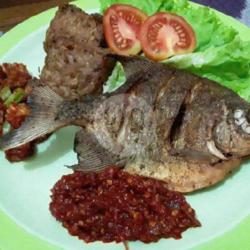 Ikan Bawal Goreng