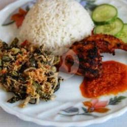 Nasi Urap Ayam Bakar