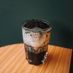 Charcoal Milk Oreo