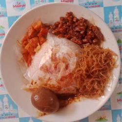 Nasi Uduk Telur Semur