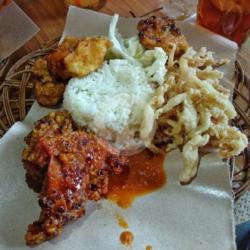 Paket Spesial Krisbong (nasi Krisbong Ceplok Tahu Tempe Jamur Vegie Sambel Es Lemon 22 Oz)