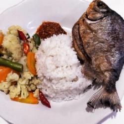 Nasi Ikan Bawal Sayur Sambal