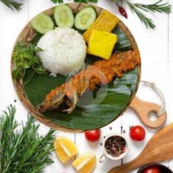 Nasi Uduk Pecel Lele Komplit