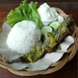 Nasi Lele Geprek Krispy Sambel Ijo