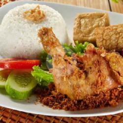 Nasi Liwet Ayam Goreng Serundeng (paha)