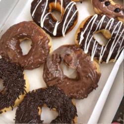 Donat Varian Coklat 8 Pcs