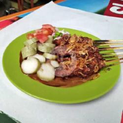 Sate Kambing Madura Lontong 1