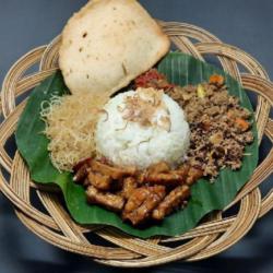 Nasi Uduk Tuna Suwir Pedas