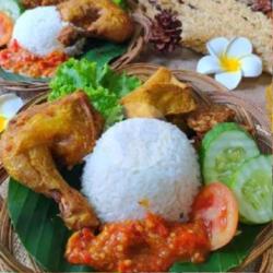 Ayam Goreng Presto   Nasi.