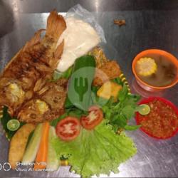 Nasi Timbel Nila Goreng Komplit