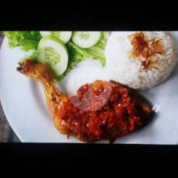 Ayam Gepruk Sambel Pedas