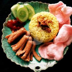 Nasi Kuning Sosis Goreng