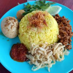 Nasi Kuning Telor Semur