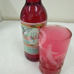 Es Kelapa   Sirop Merah