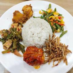 Minggu : Nasi Lemak  Telur