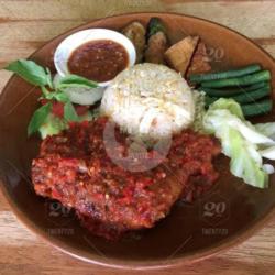 Nasi   Ayam Sambal Merah Potong Besar