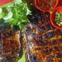 Gurame Bakar Kecap 1 Ekor Lalapan Sambel