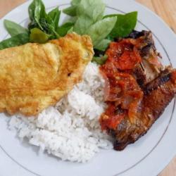 Nasi Penyetan Pe   Telur   Tahu   Tempe   Terong